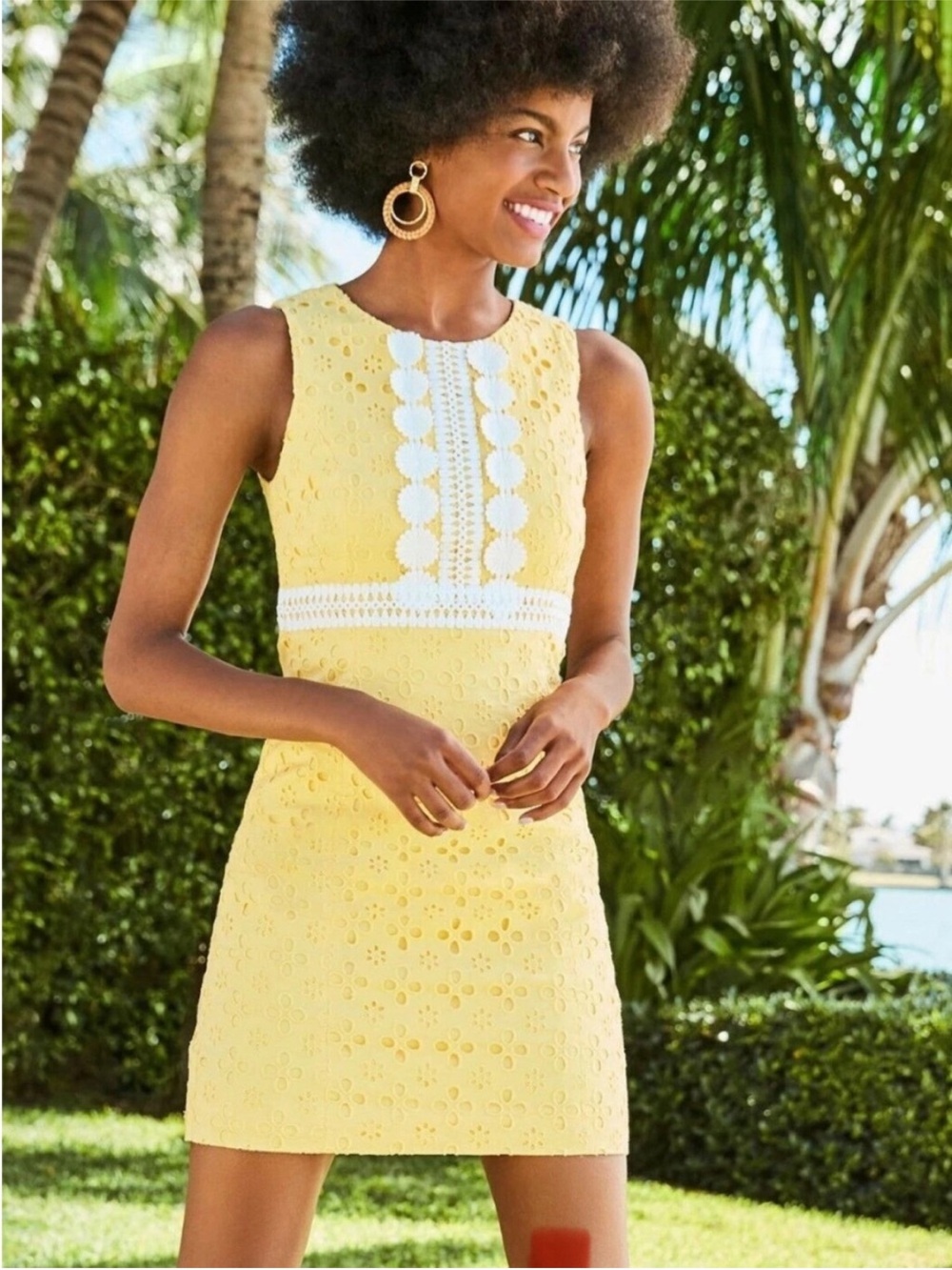 Lilly Pulitzer 🌻Sleeveless Yellow Eyelet Shift Dress with White Trim